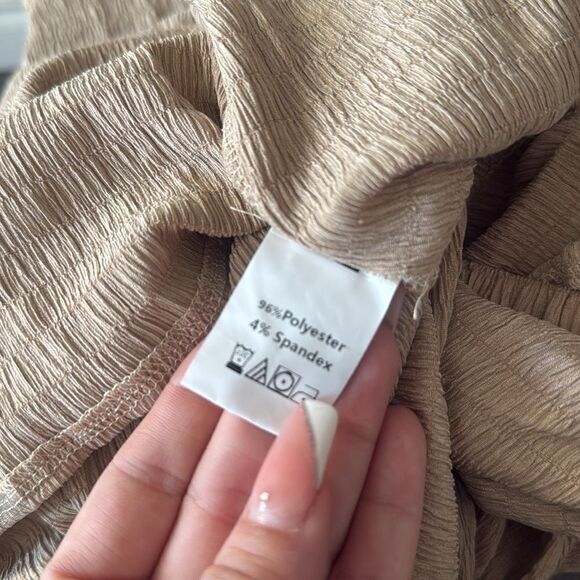 V-Neck  Tiered Silhouette with Flutter Sleeves Maxi Dress - Picture 15 of 16